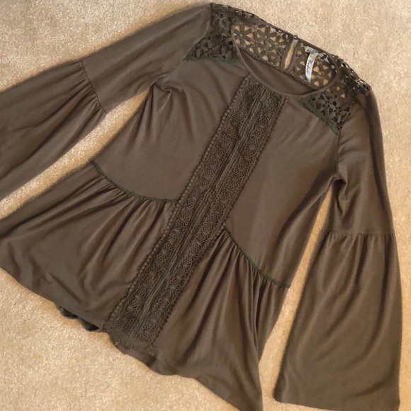 Andrée by unit Olive Top - Picture 2 of 2